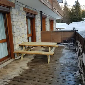 Un Hiver à - In Out Appartement